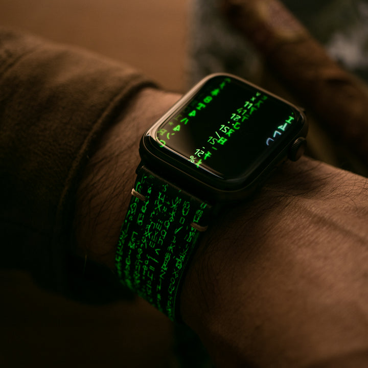 Matrix Fosforlu - Tek Kat Deri Apple Watch Kordon - Siyah - Leather Strap