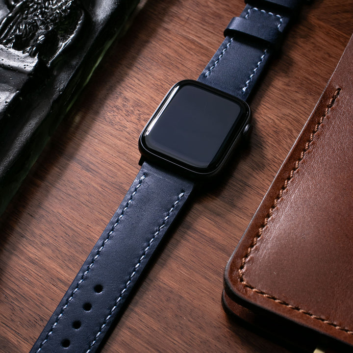 Fırçalı Çift Kat Deri Apple Watch Kayışı - Space Blue