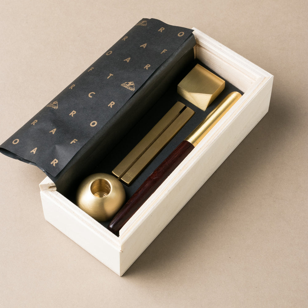 Hediyelik Ahşap Kutulu Pirinç Masaüstü 4'lü Set - Brass Aksesuar