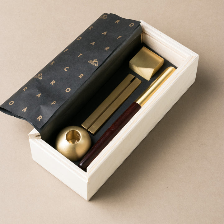Hediyelik Ahşap Kutulu Pirinç Masaüstü 4'lü Set - Brass Aksesuar