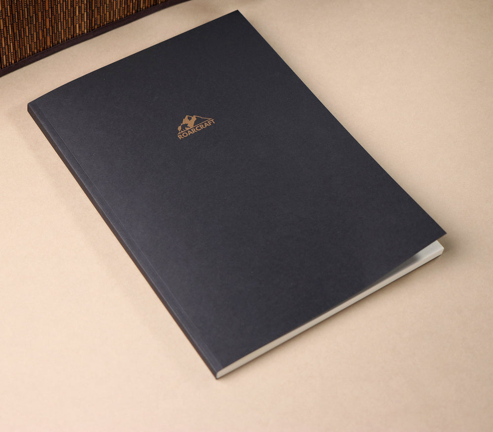 Siyah Kapaklı Çizgisiz A4 Defter - Roarcraft TR