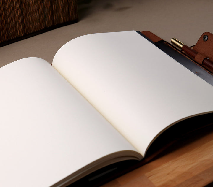 Siyah Kapaklı Çizgisiz A4 Defter - Roarcraft TR