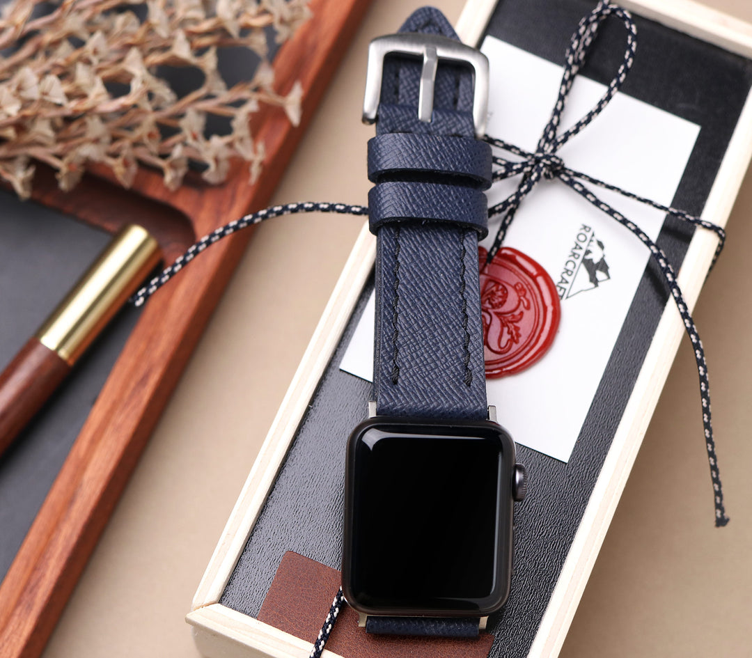 Saffiano Deri Apple Watch Kayış - Gece Mavisi - Roarcraft TR